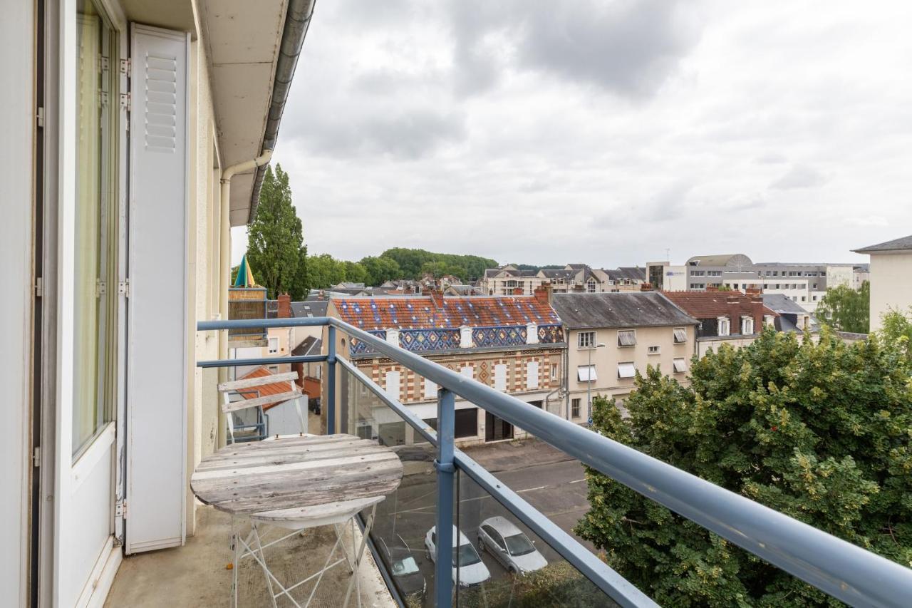 Appart T3 Bien situé a Bourges + Wifi Exterior foto