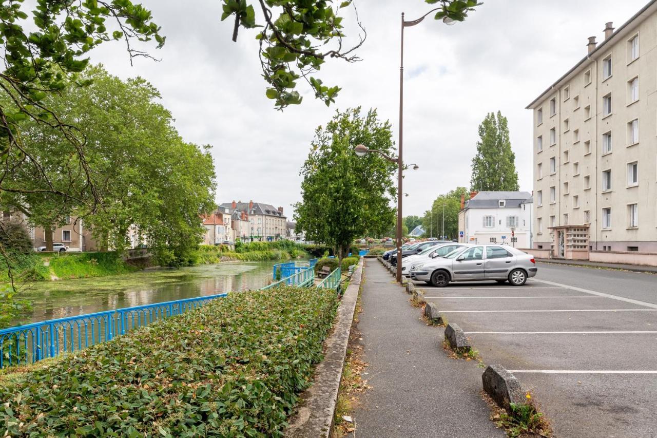 Appart T3 Bien situé a Bourges + Wifi Exterior foto